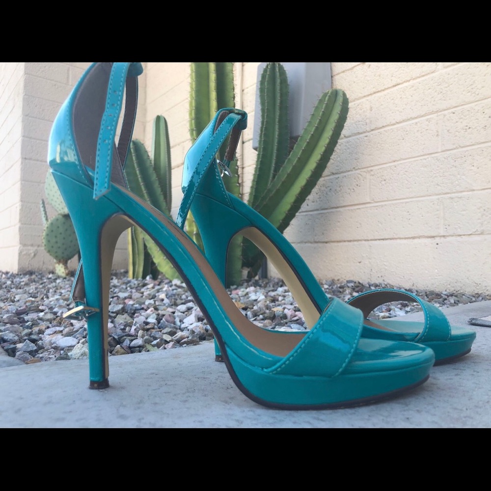 Michael Antonio turquoise sandals